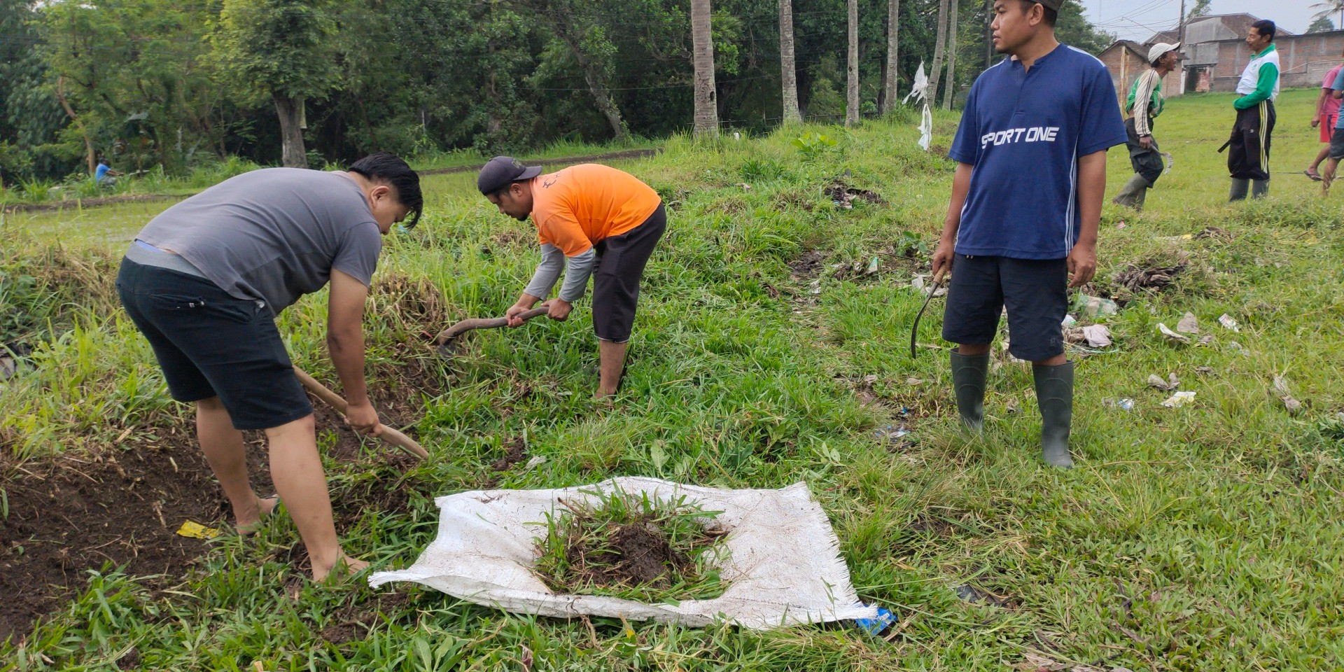 KERJA BAKTI - BAHU MEMBAHU KERJA BAKTI KERJA BAKTI